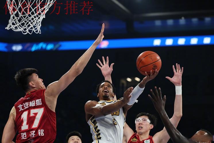 广厦男篮社媒分享青年队图集：U19决赛阶段将于12月20日进行