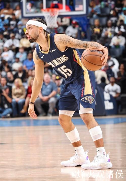 队记:若鹈鹕把阿尔瓦拉多有意摆上货架,尼克斯有意得到他 队记:若鹈鹕把阿尔瓦拉多有意摆上货架,尼克斯有意得到他